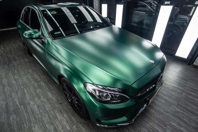 Dán đổi màu xe Mercedes-Benz C300 Satin Royal Green