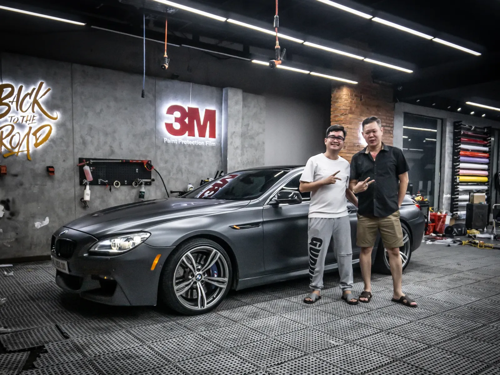 Dán đổi màu xe BMW 650i Coupe Satin Dark Gray Metallic phong cách thể thao
