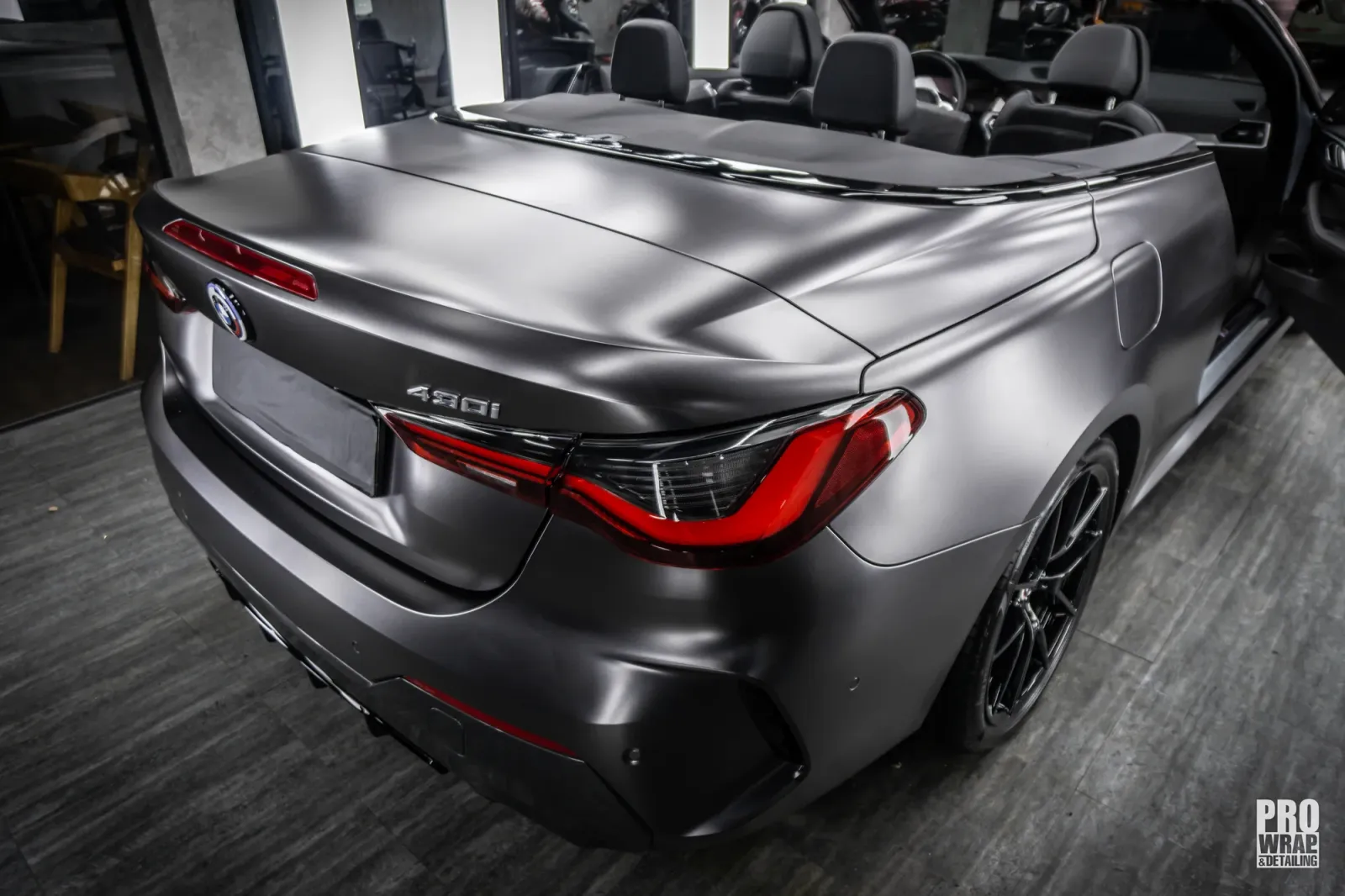 Dán đổi màu xe BMW Z4 Matte Dark Gray Metallic phần đuôi