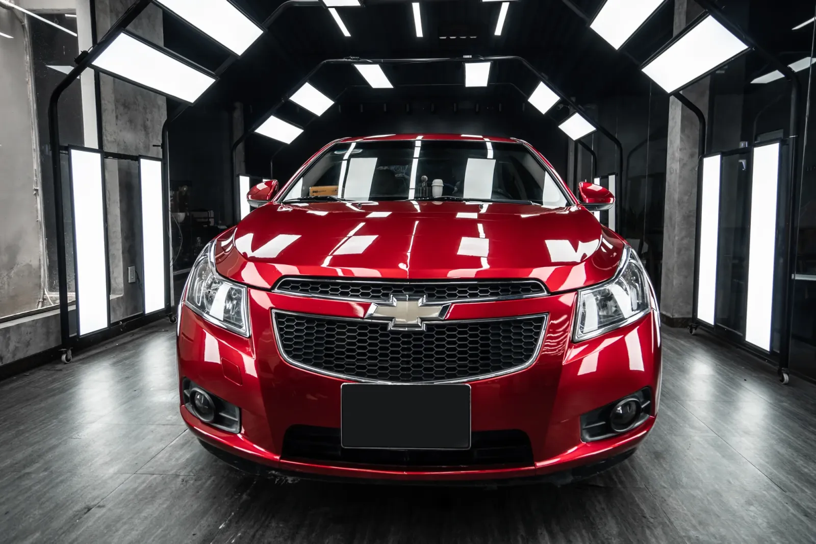 Dán đổi màu xe Chevrolet Cruze Gloss True Blood phần đầu xe