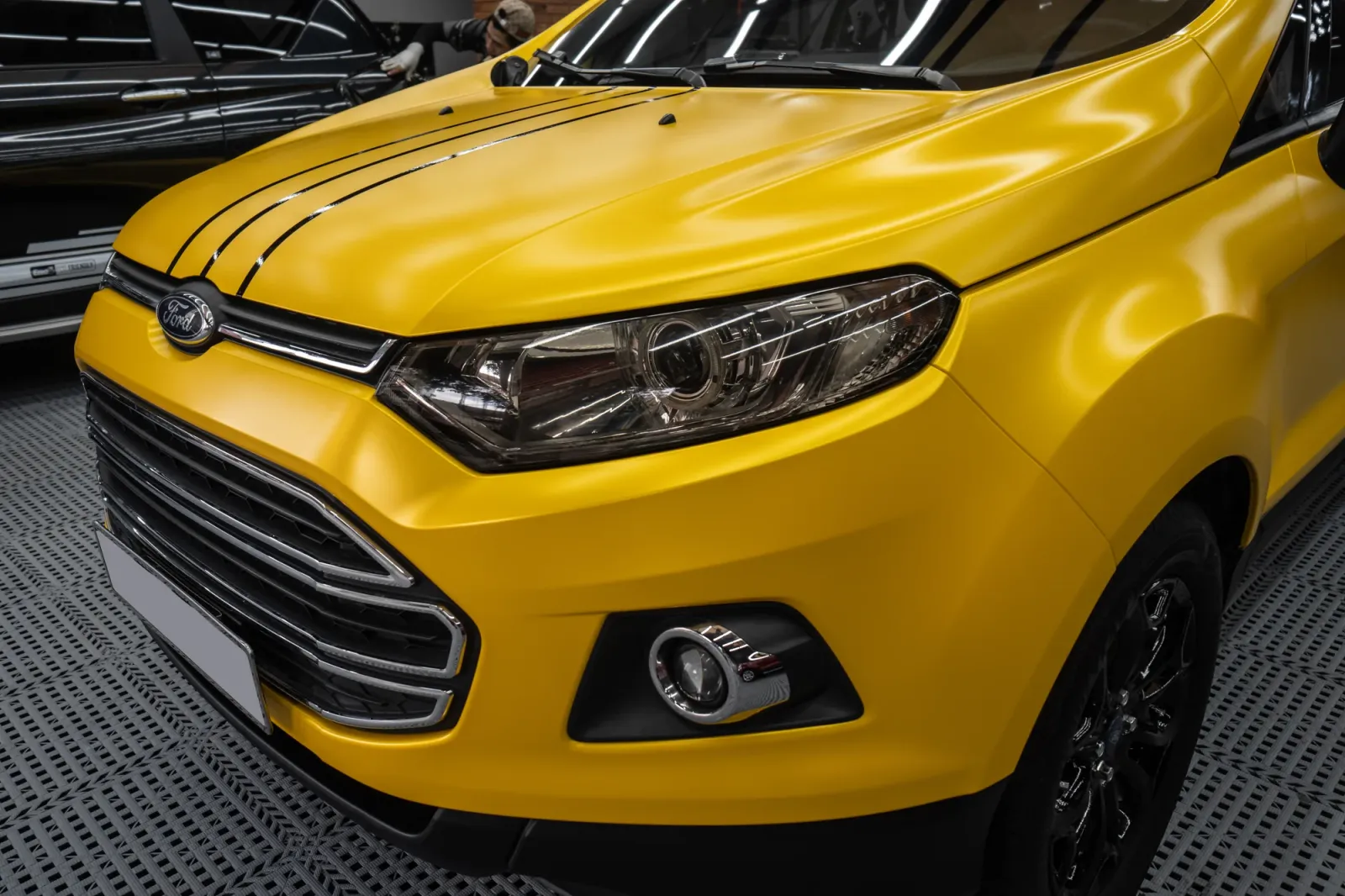 Dán đổi màu xe Ford EcoSport Satin Yellow Metallic góc 3/4