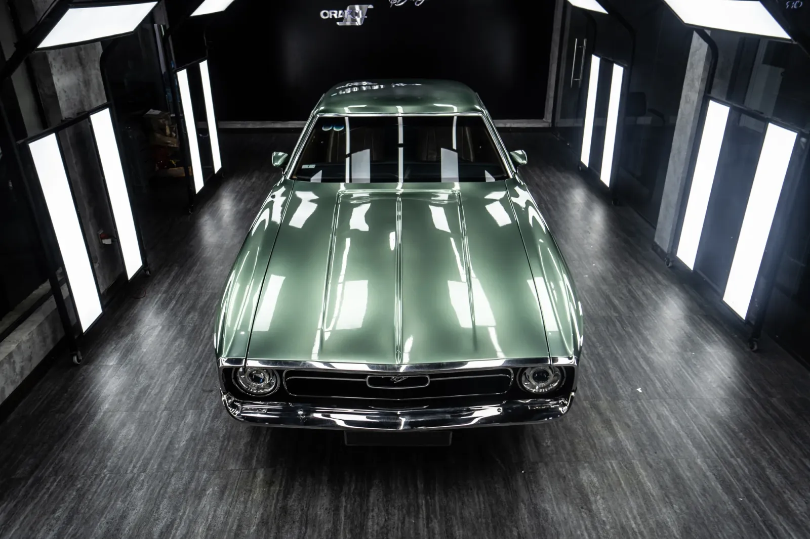 Ford Mustang 1970 Turquoise Green góc chính diện