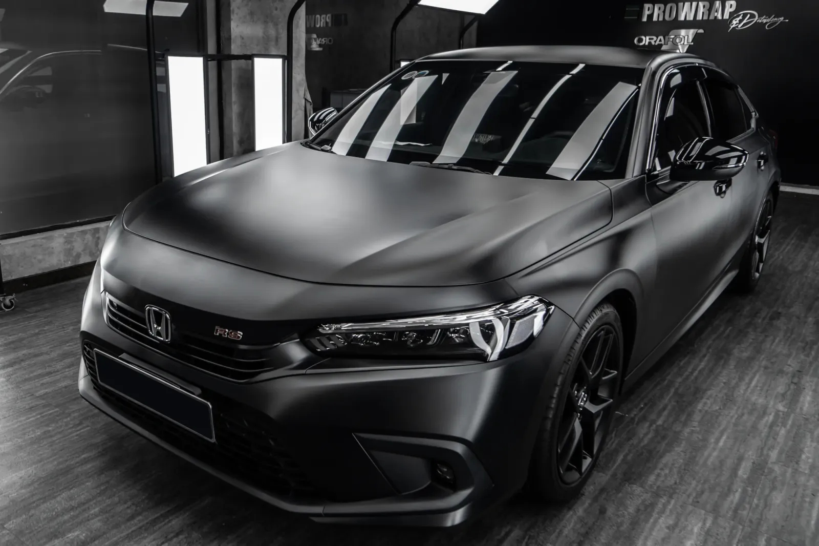 Dán đổi màu xe Honda Civic Matte Black góc 3/4 phía trước
