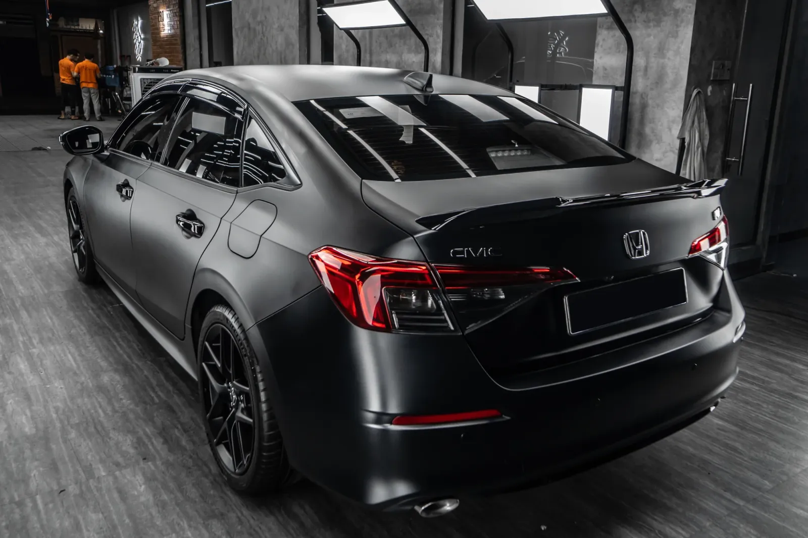 Dán đổi màu xe Honda Civic Matte Black góc hông thân xe