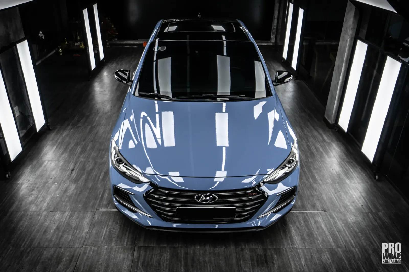 Dán đổi màu xe Hyundai Elantra Gloss China Blue hoàn thiện tổng thể chính diện