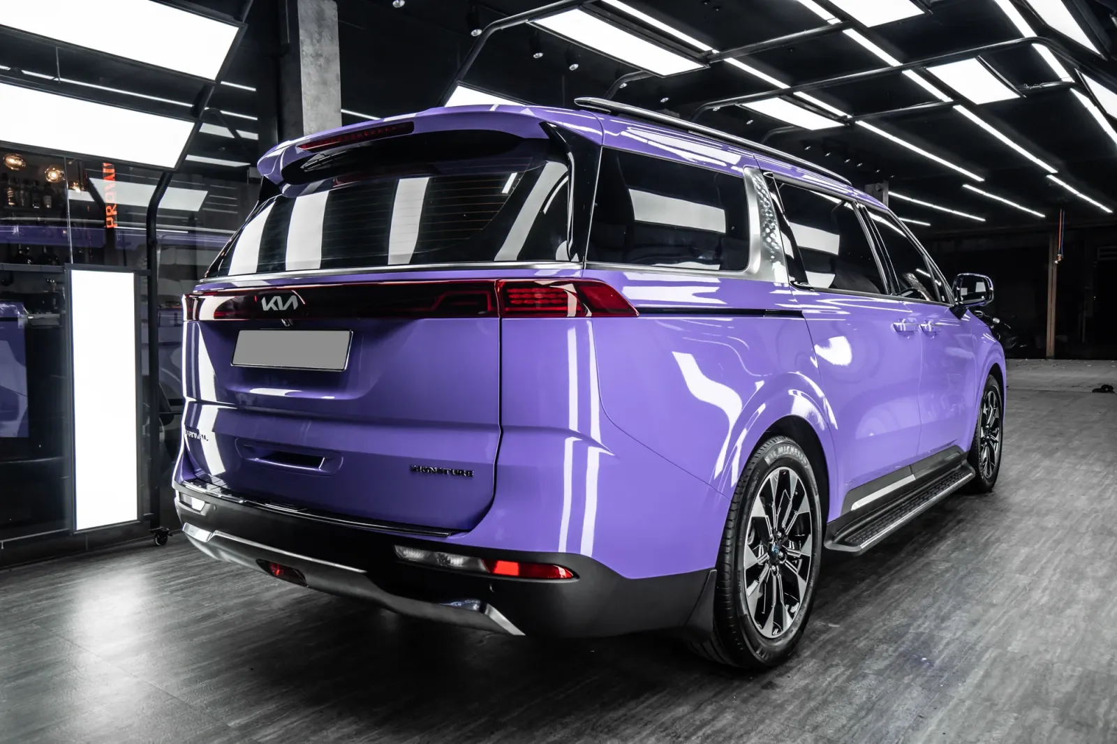 Dán đổi màu xe Kia Carnival Gloss Lavender toàn bộ thân xe