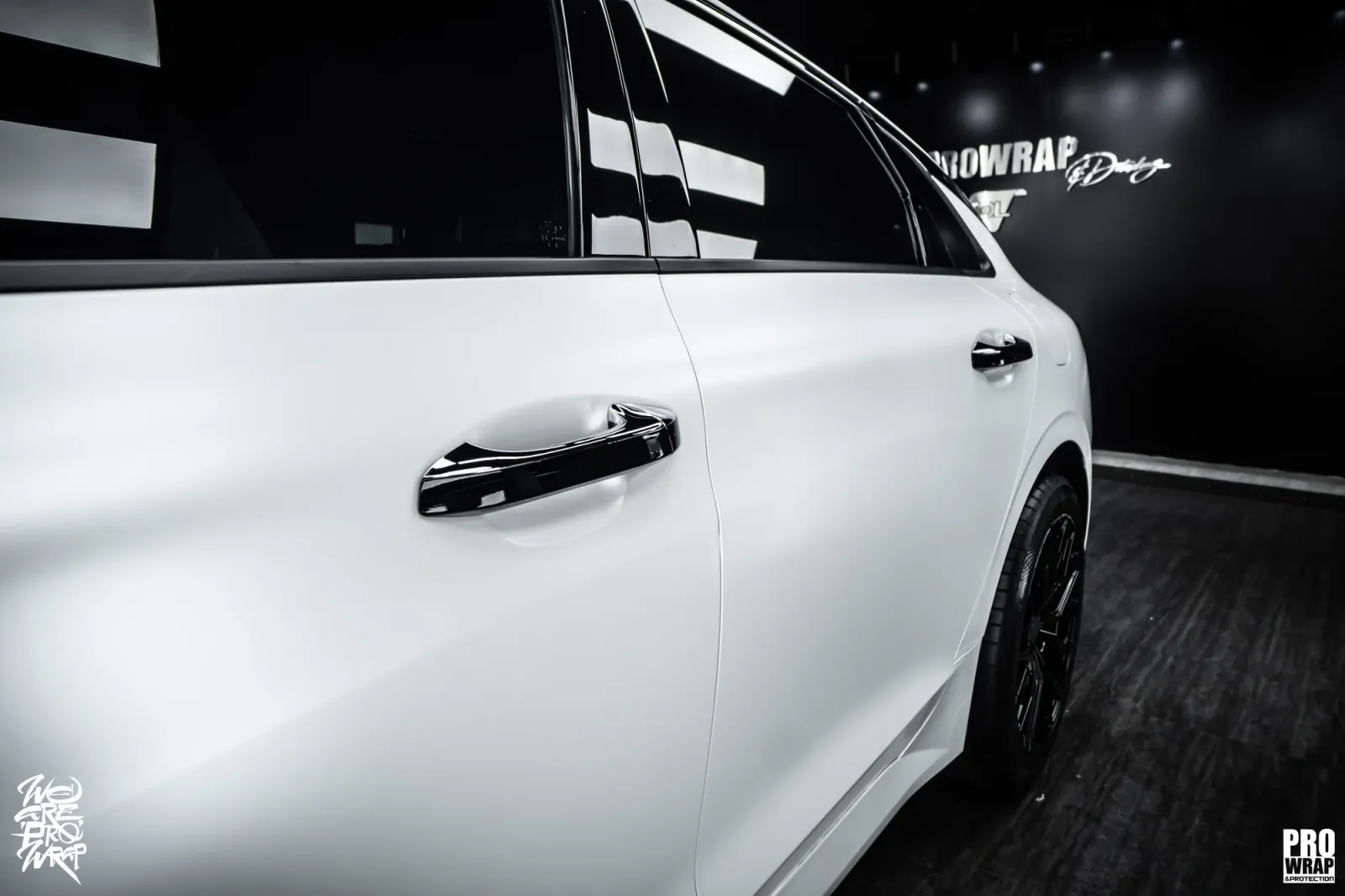 Hyundai Kia K5 dán đổi màu Satin Pearl White chi tiết bề mặt