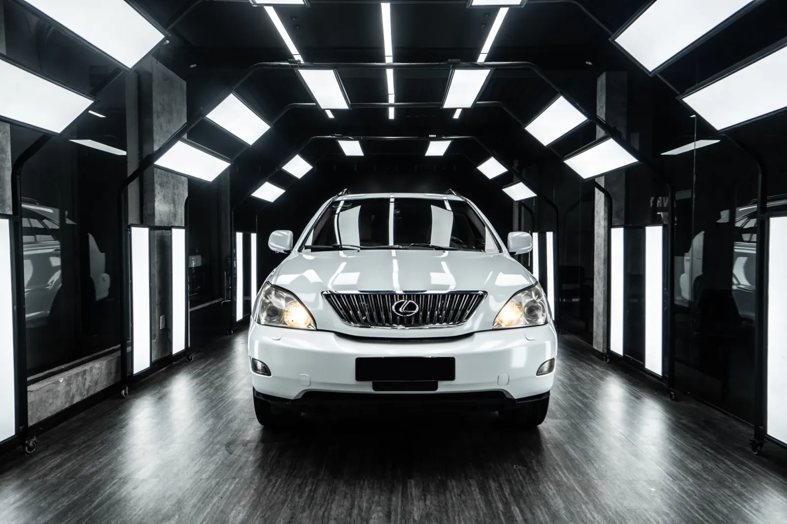 Dán đổi màu xe Lexus RX350 Gloss Pearl White toàn cảnh ngoại thất