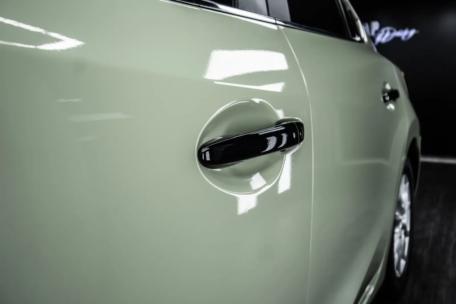 Mazda 3 Gloss Khaki Green bóng chi tiết bề mặt ngoại thất