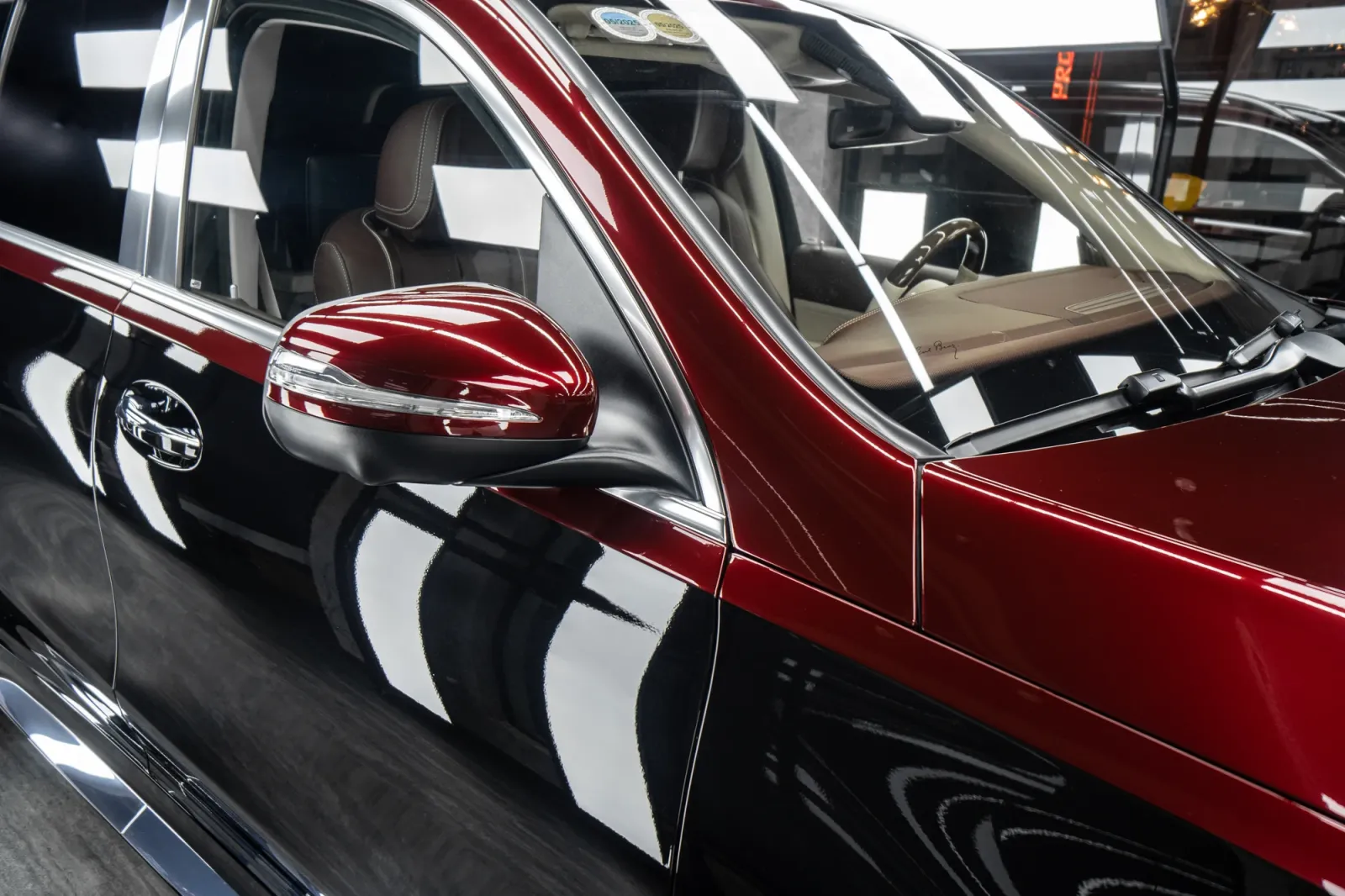 Mercedes-Maybach GLS600 Gloss Black & Red chi tiết bề mặt ngoại thất và gương