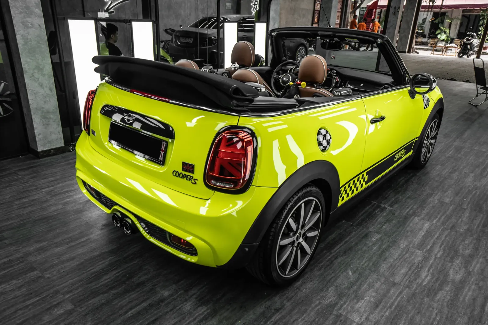 Dán đổi màu xe Mini Cooper S 3 cửa Gloss Neon Yellow hoàn thiện toàn bộ ngoại thất