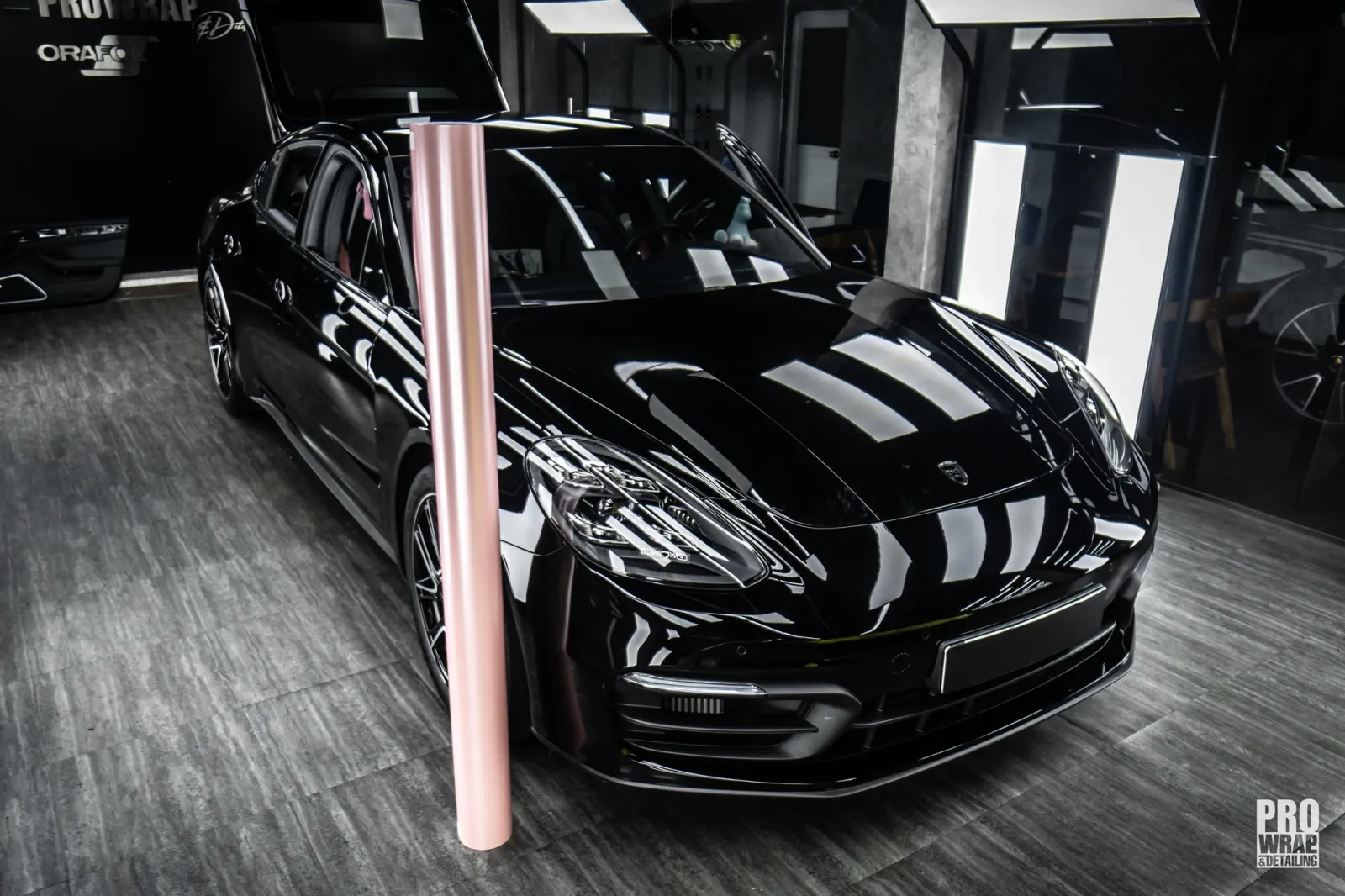 Dán đổi màu xe Porsche Panamera Satin Sakura Pink trước khi dán đổi màu