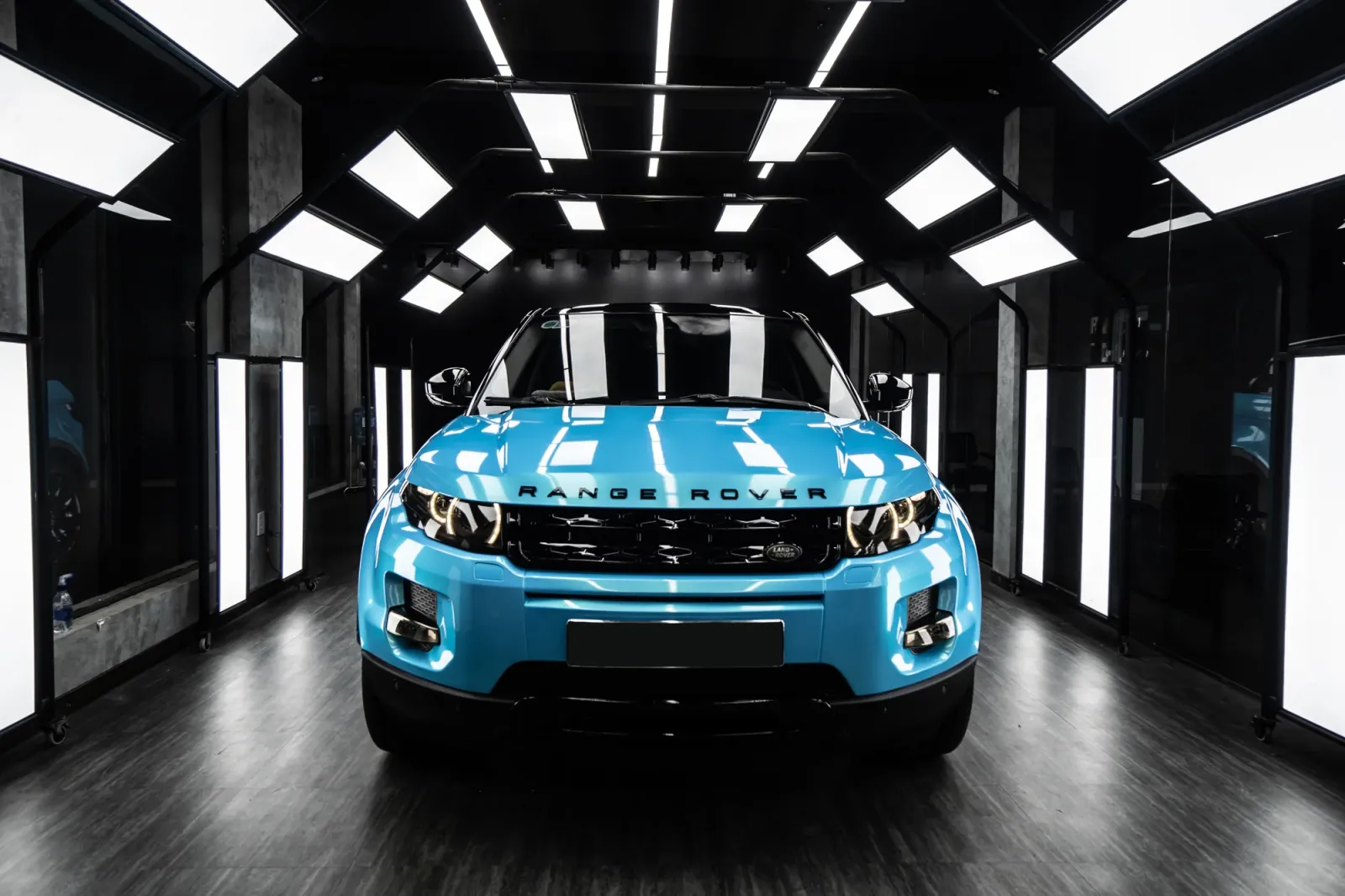 Dán đổi màu xe Range Rover Sport Gloss Sky Blue Metallic chính diện